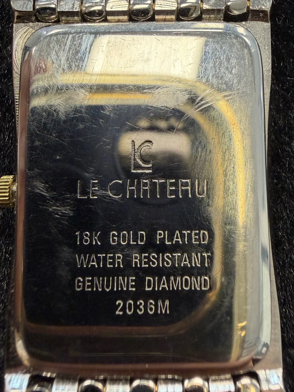 le chateau rectangular gold